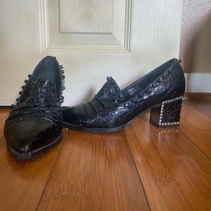 Black pointed toe chunky heel